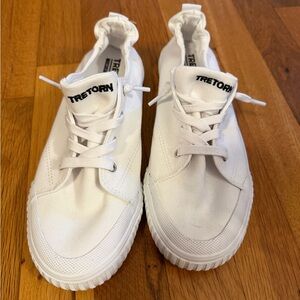 Tretorn MEG 2.0 White Canvas Lace-Up Sneakers